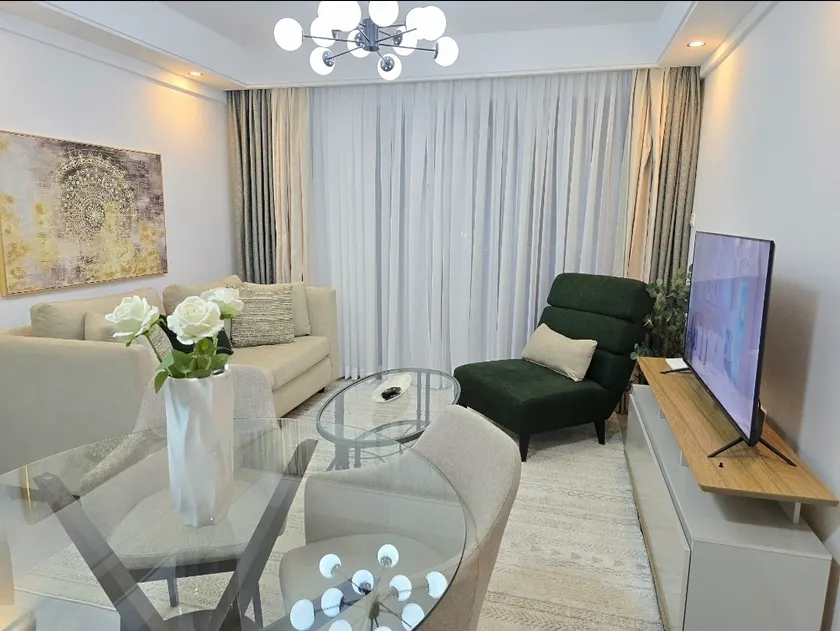 Modern Luxurious 1 bedroom with a pool and a gym - Image 1