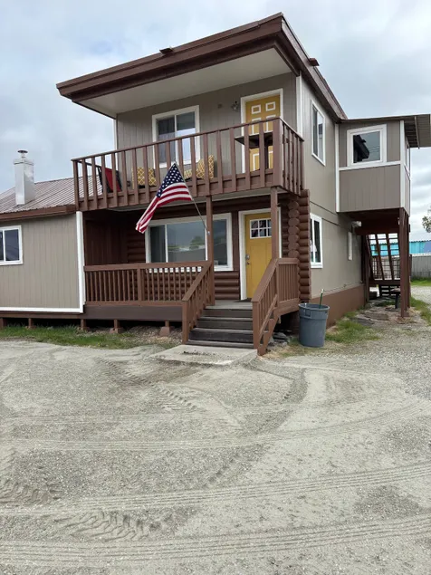 Living like a local on Cushman! - Image 1