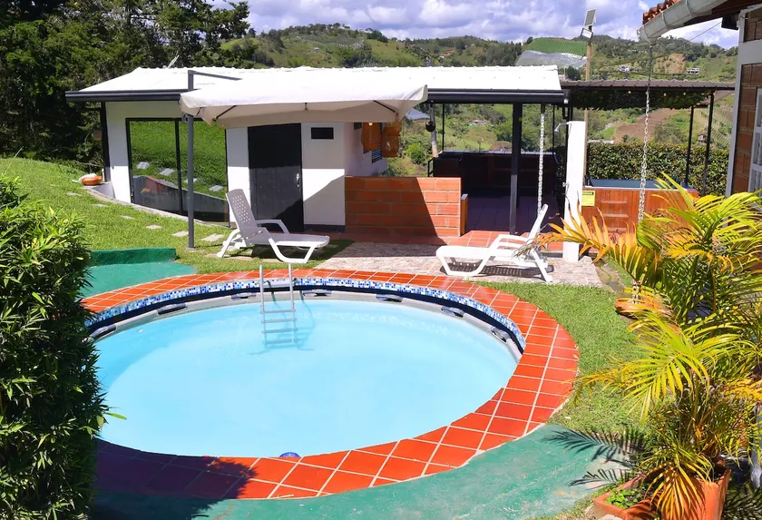 Cantares: Rest with Jacuzzi + Pool in Peñol - Image 1