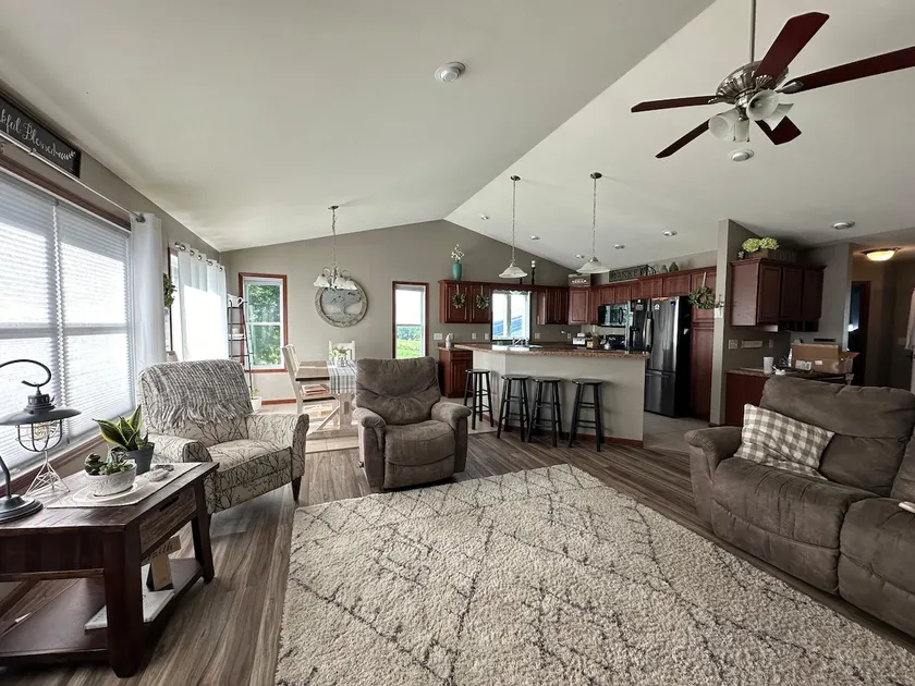 Cozy 3 Bedroom Townhouse With A Country View - Image 1