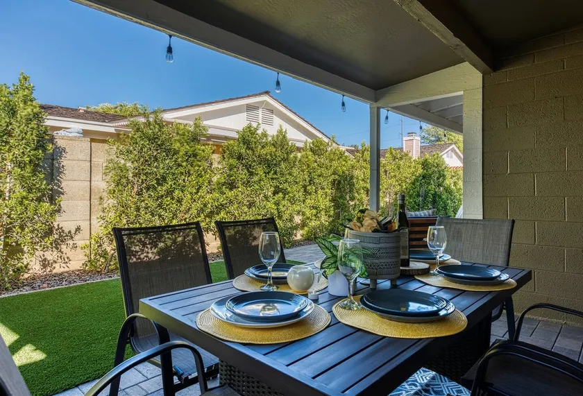 Centrally located! Fabulous home & Gated community - Image 1