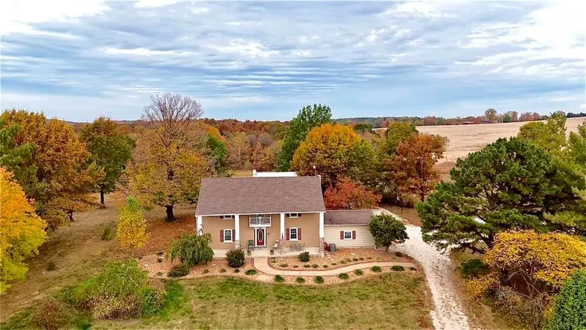 T3V Farmhouse - Image 1
