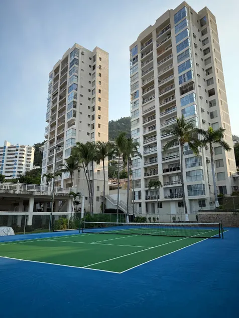 Condo in a tourist area. Tennis court & pools - Image 1