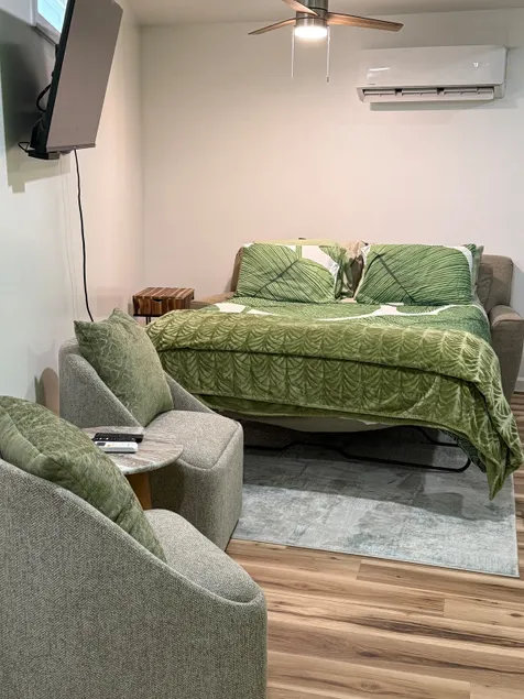 Newly remodeled efficiency apartment. - Image 1