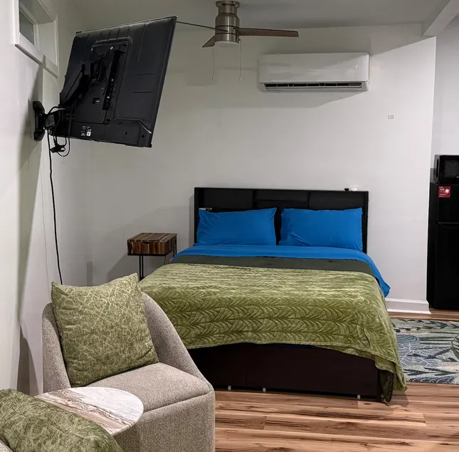 Newly remodeled efficiency apartment. - Image 1
