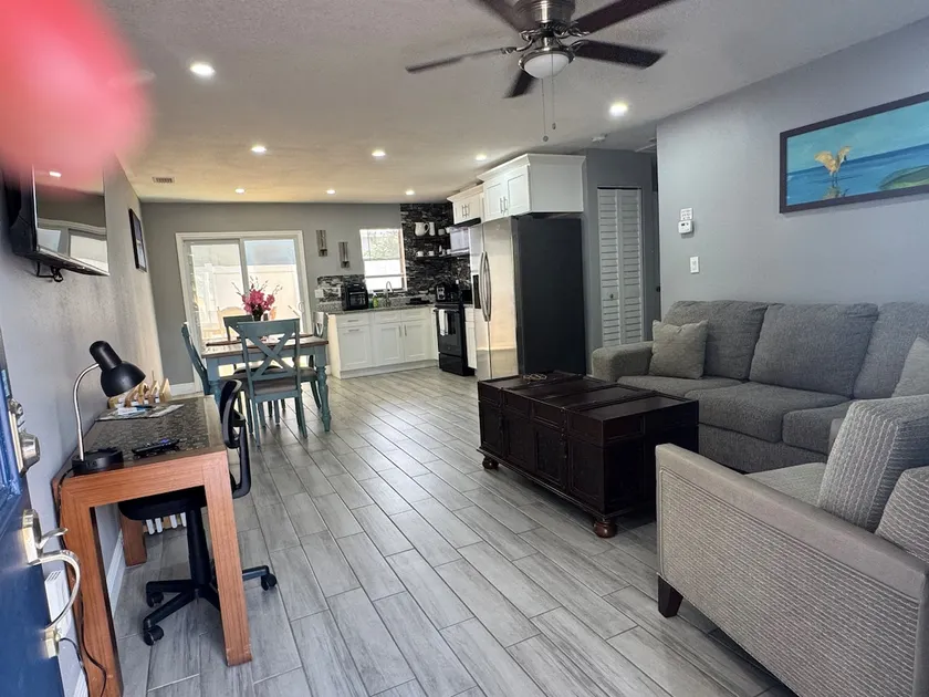 River Hills Home! Downtown 3 mins away! - Image 1