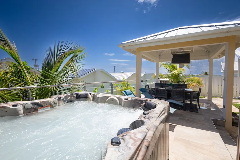 Brooks Unique Retreat Jacuzzi, Grill, Pools, Beach - Image 1