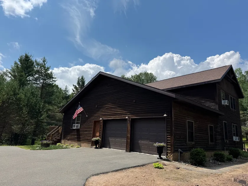 Iroquois Lodge | Pet Friendly! Minutes to Main St. - Image 1