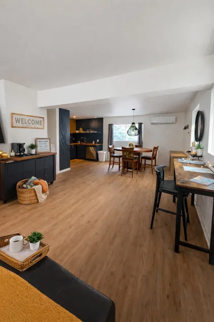 2 bedroom apartment with hot tub - Image 1