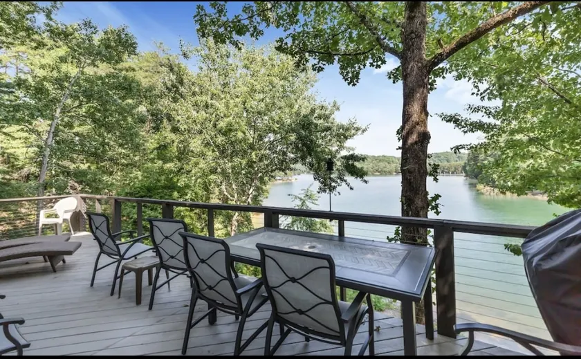 Cantrell Point Cottage on Keowee - Image 1