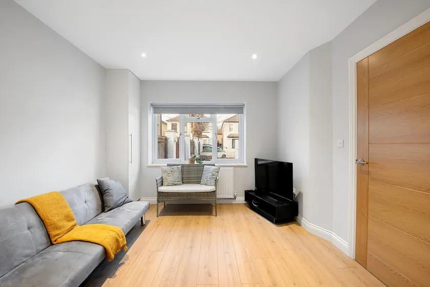 Luxury 2 bedroom Flat Sutton - Image 1