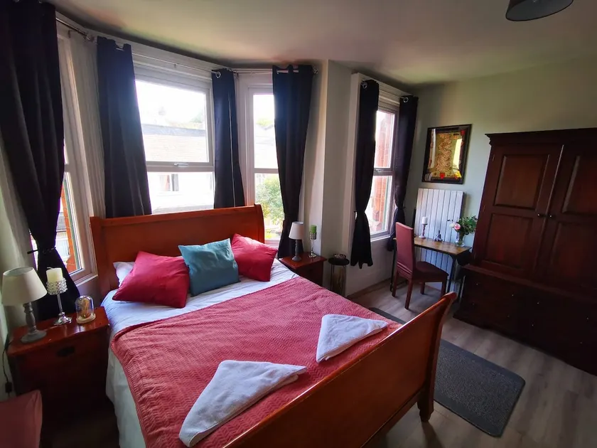 4 Bed Boutique House Lisburn Road - Image 1