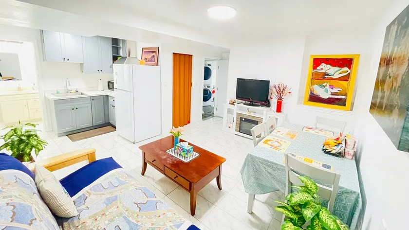 Cheerful-2 bedrooms 1 bath, Portola, San Francisco - Image 1