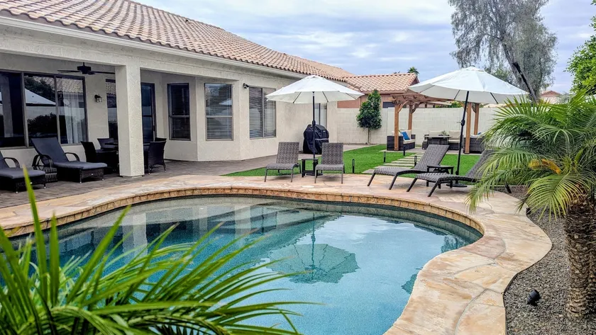 3 King beds, pool, family friendly and spacious - Image 1