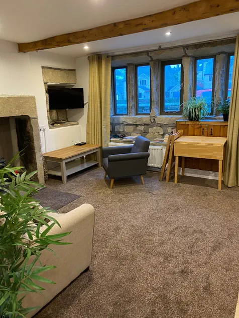 Cosy Grade II Cottage with log burner and patio - Image 1