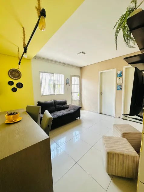 Cozy house with backyard - Image 1