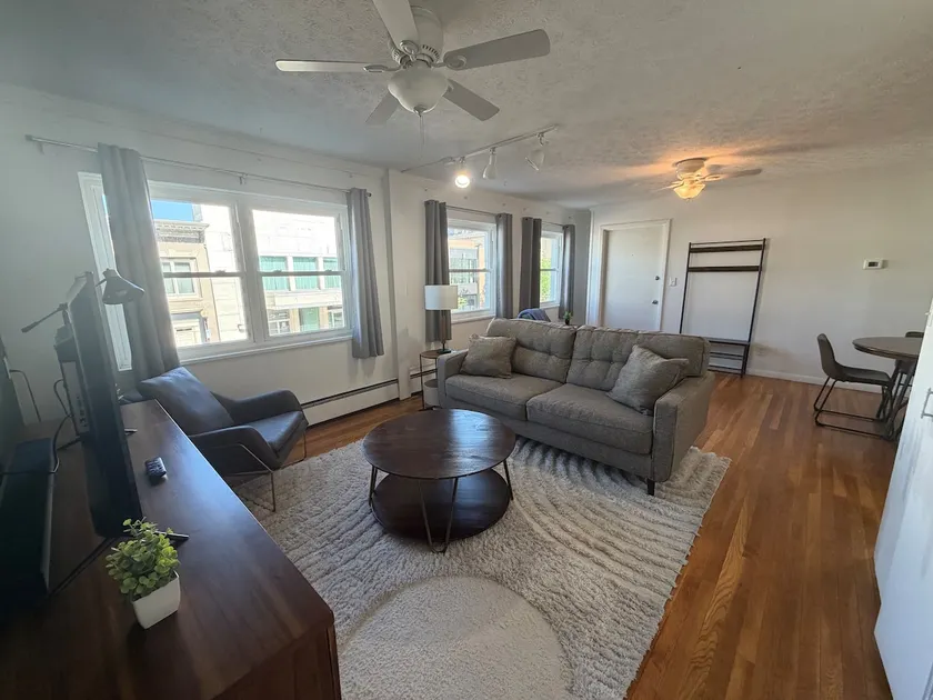 The Downtown Yoga Loft - Image 1