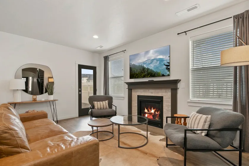Meridian Retreat Stylish and Comfortable - Image 1