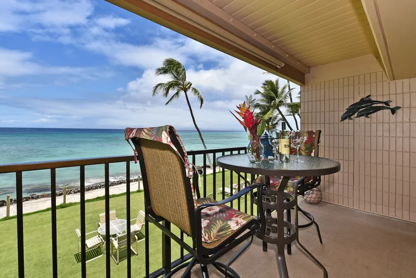 Oceanfront 1BR with Whale Watching – Kaleialoha 211 - Image 1