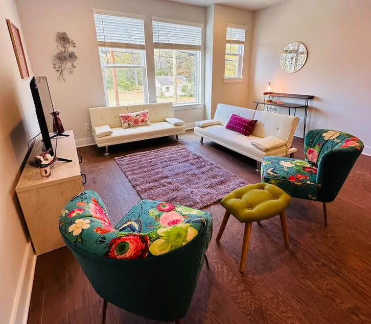 Modern LoSo Retreat|Walk to Breweries & Light Rail - Image 1