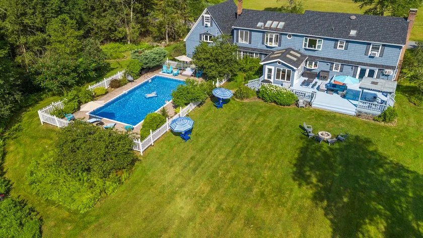 Family Friendly/Large Home/Fireplace/Pond/Pool - Image 1