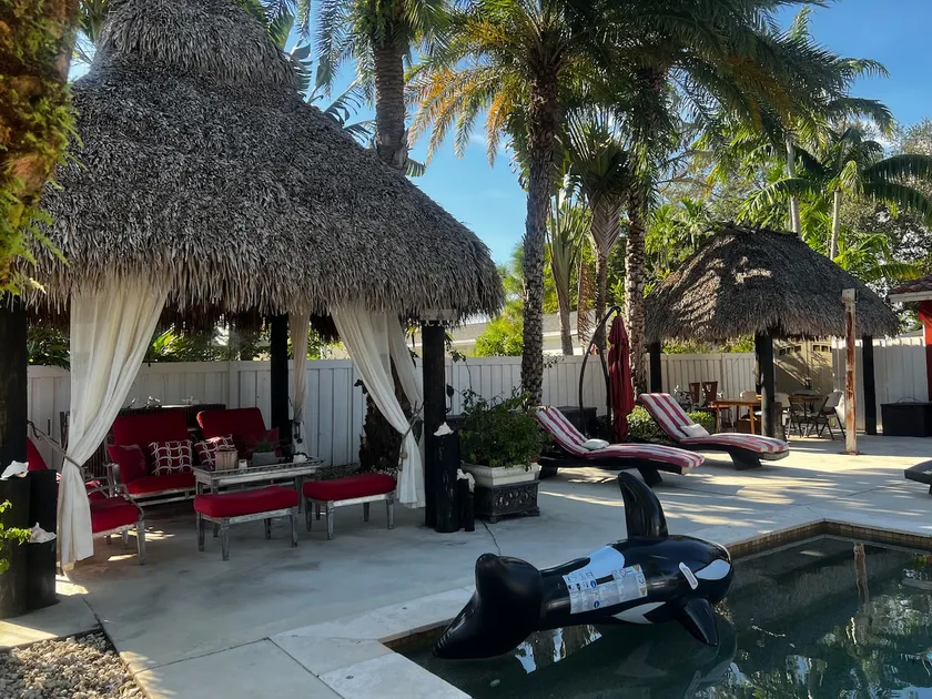 LuxeParadise:Post-Op TropicalStyleEdition.Zip33165 - Image 1