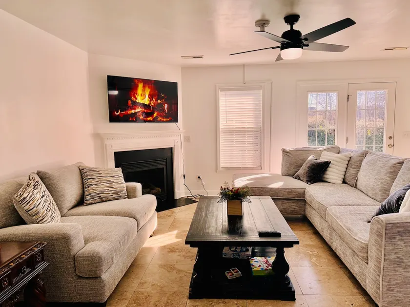 HartmanCasita: Peaceful, Beautiful 4Bedroom Home! - Image 1