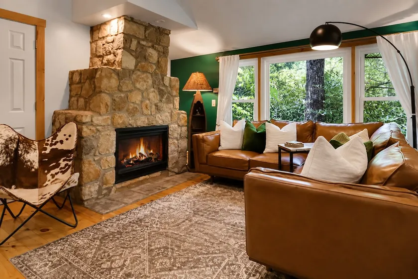 Family friendly with Game Room and Firepit - Image 1