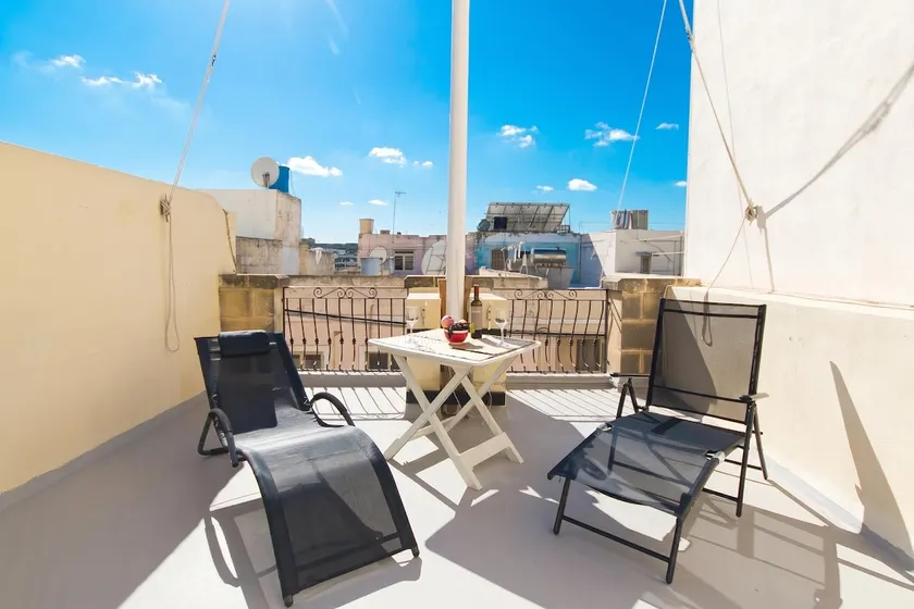 Well Located Townhouse & Courtyard Kalka - Happy Rentals - Image 1