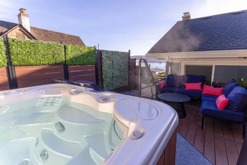 Private Hot Tub + Lake View | Retreat for Couples - Image 1