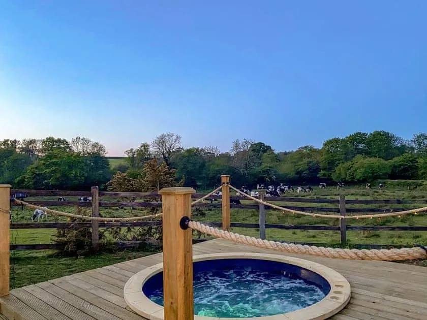 Cosy Cornish Mill Retreat | Hot Tub & Log Burner - Image 1