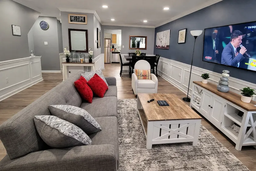 Cozy Townhouse near DC/FREE Reserved Parking - Image 1
