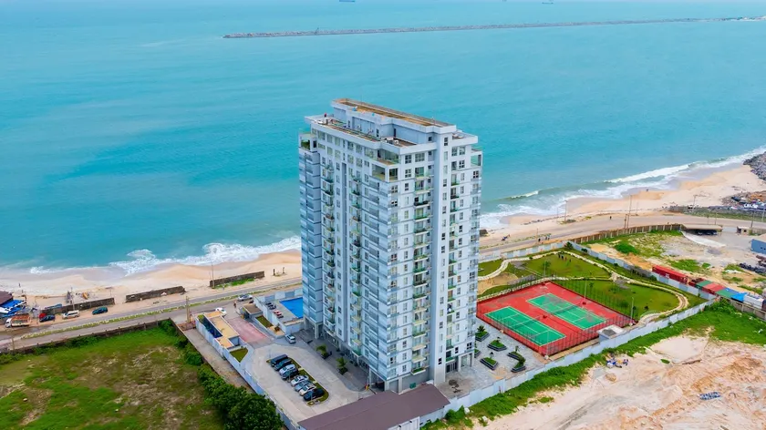 Oceanview Smart Home mit Pool in Oniru-Lekki 1 - Image 1