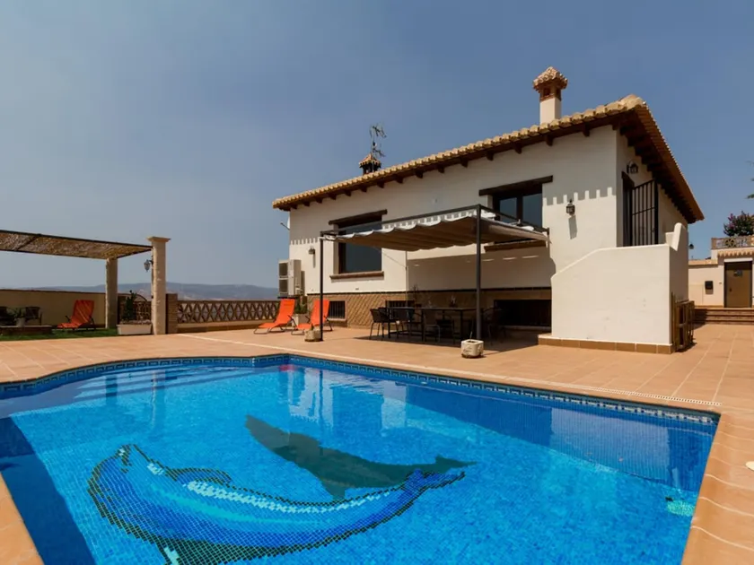 Impresionante casa con vistas, piscina y terraza - Image 1