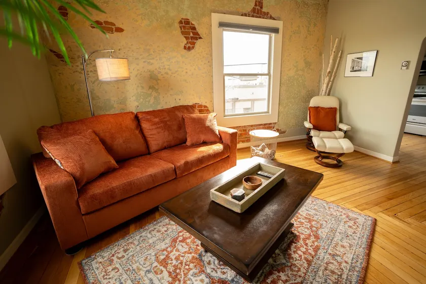 Downtown Private Suite - Image 1