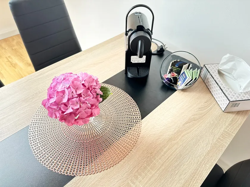 An upscale two-room apartment - Image 1