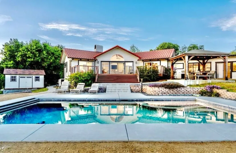 Mountain Retreat, Pool+Great Views, 30 days - Image 1