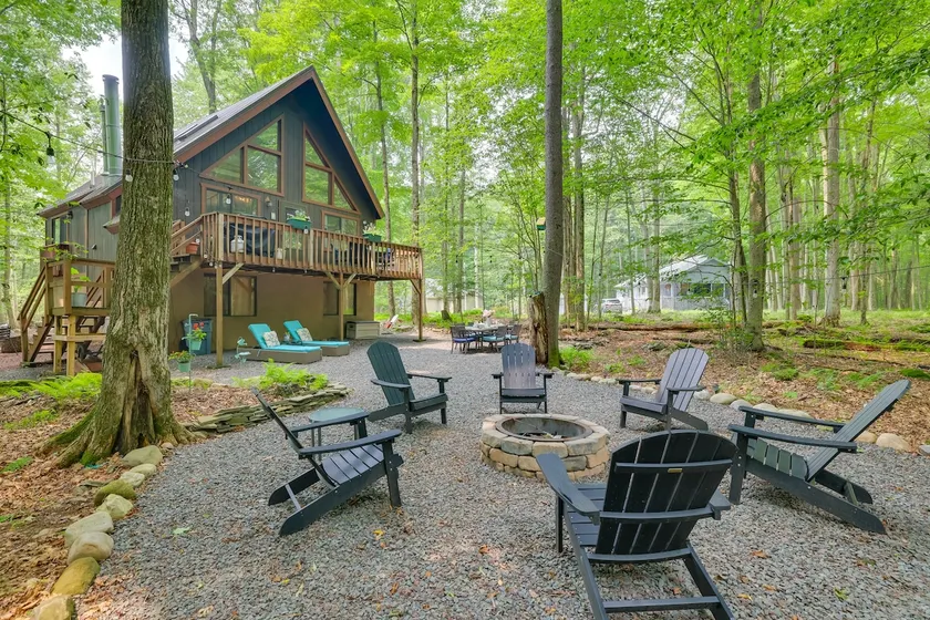 Fire Pit & Grill: 'Woodside Nest' in Pocono Lake! - Image 1