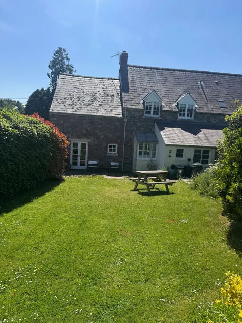 Lovely Cottage on the edge of a small farm - Image 1