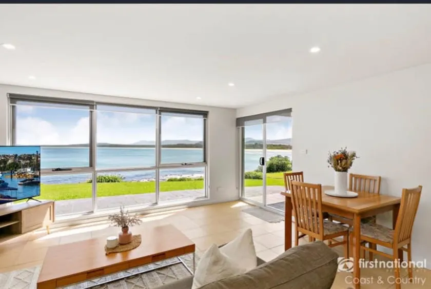 Seven Mile Beach Retreat - Image 1