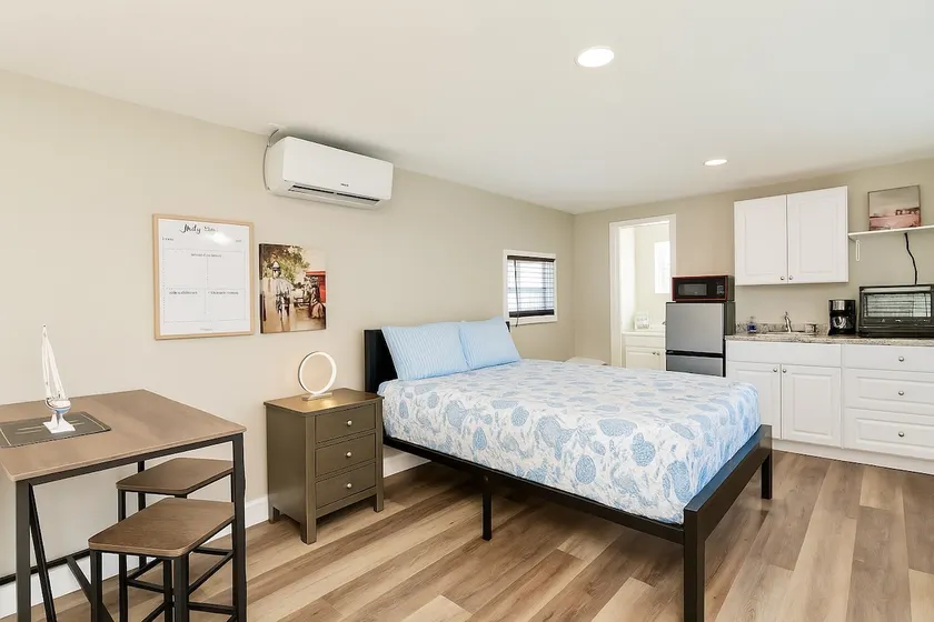 Spacious Studio Near the Beach • Pet Friendly - Image 1