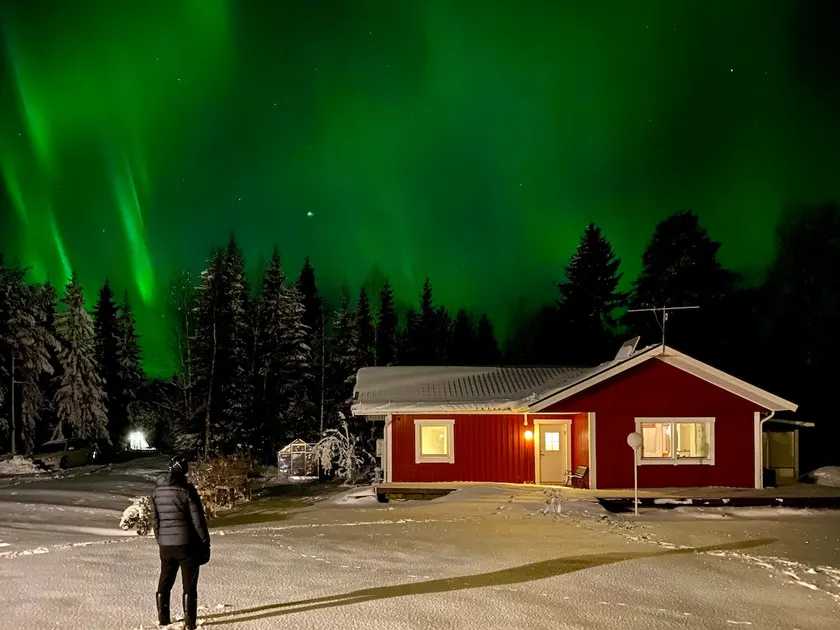 Private & very quiet. Northern Lights directly at the entrance. - Image 1