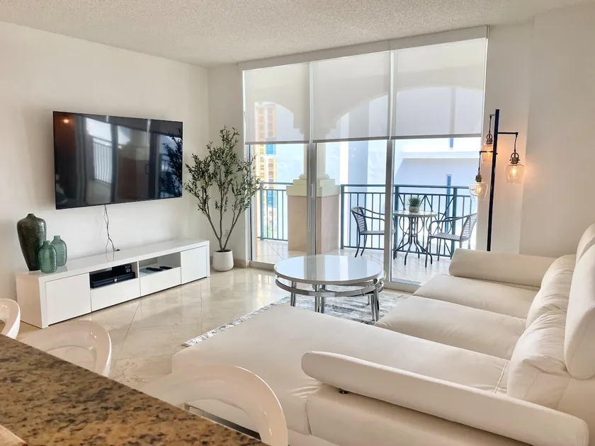 2br/2ba The Sarah Lucy and King David! - Image 1
