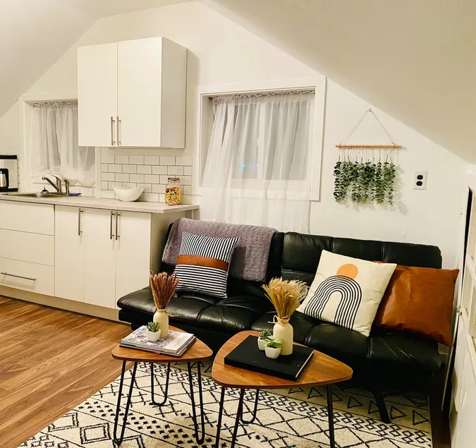Cozy Comox Character Suite/Loft - Image 1