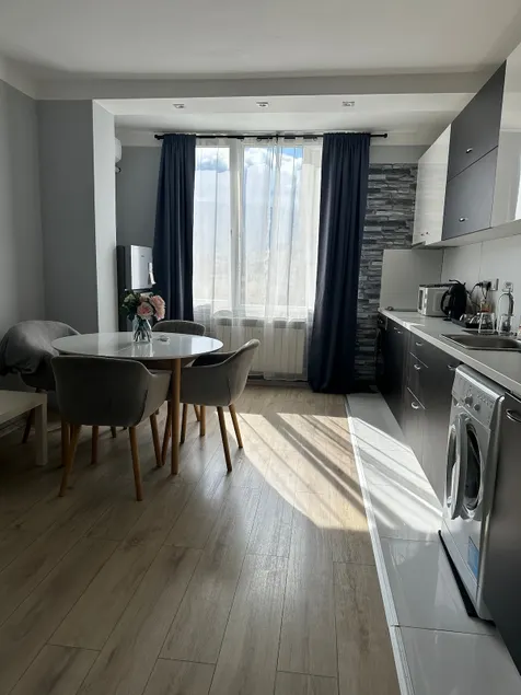 Rose's apt - South prk, Free Parking, Refurbished - Image 1