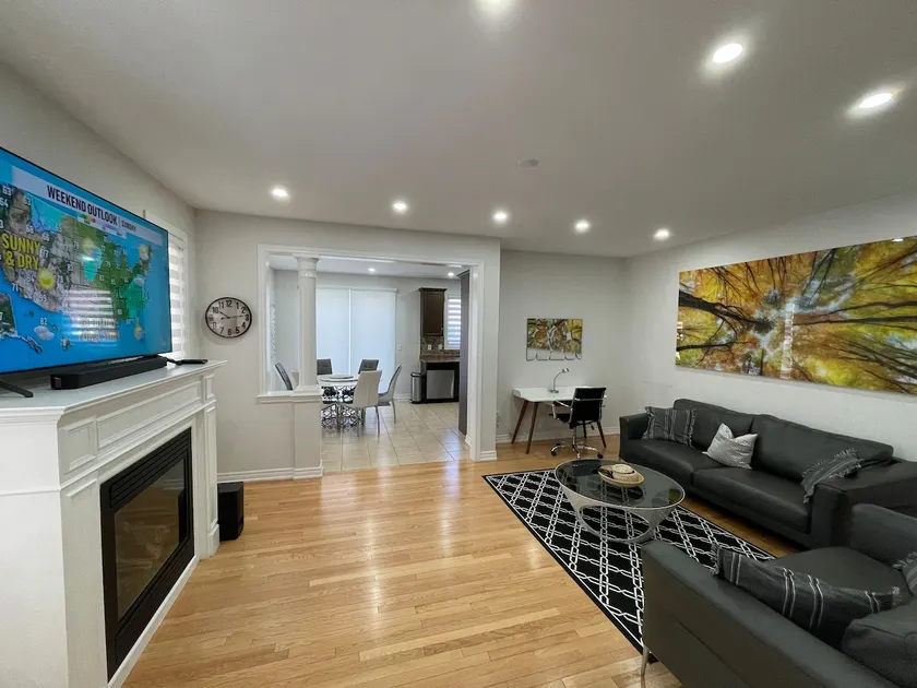 Luxury 3+1 Bedrooms Home… - Image 1