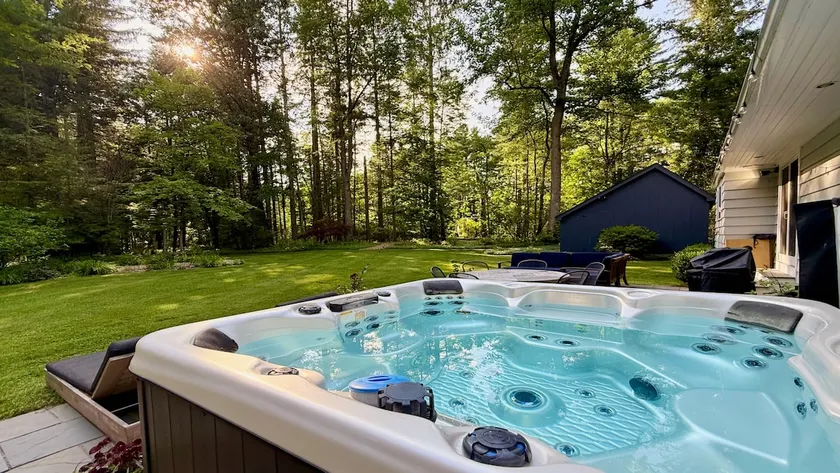 Luxury Redo: Hot Tub, Playroom, Sleeps 12 - Image 1