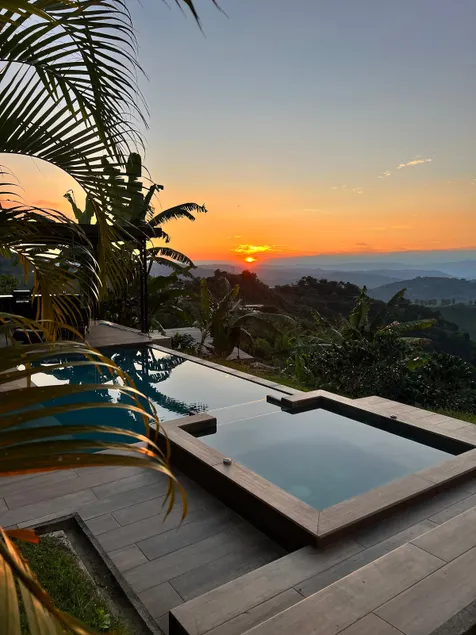 Family Chalet · Salt Pool · Jacuzzi · Starlink - Image 1