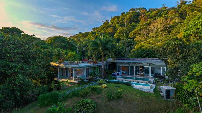 Ocean view, gated and private, 3 bdrs with 2 pools - Image 1