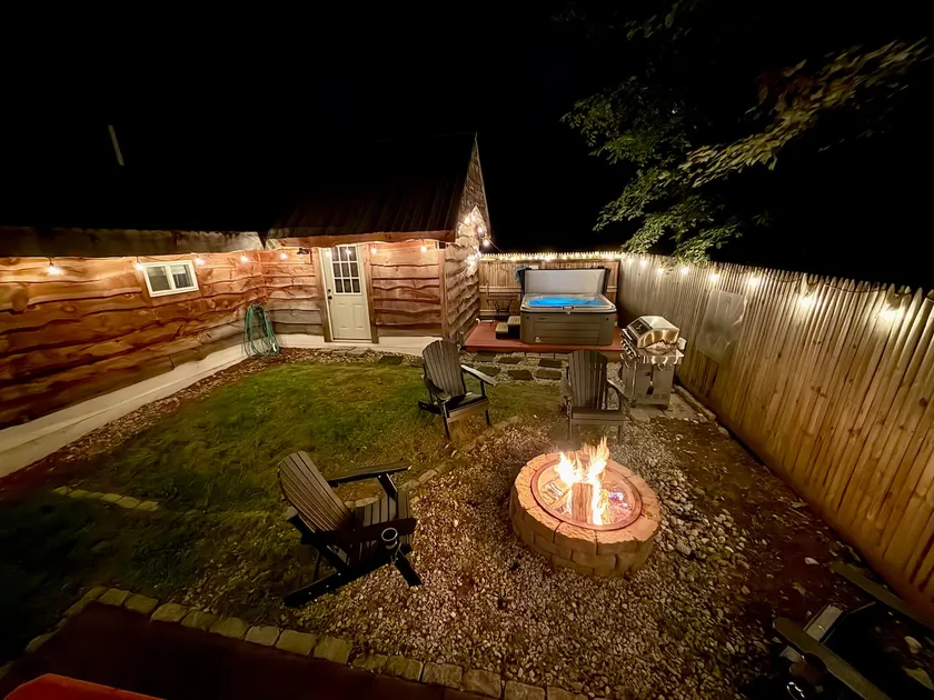Troy's Cabin in North Conway with Hot Tub - Image 1